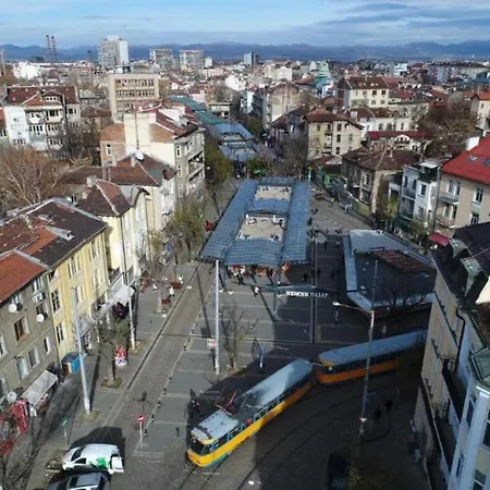 Vintage Private In The Heart Of The Downtown